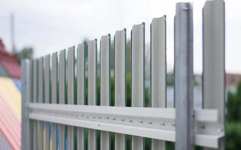 Перемычки для забора грунтованные